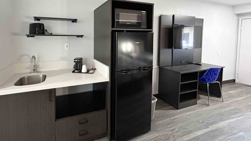 Studio 6 Bakersfield, Ca - South Hotel in Bakersfield CA | Studio6.com