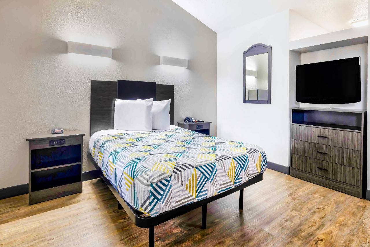 room no.6 ルームナンバー6 ROOM NUMBER SIX Studio 6 Lincoln, Ne - Airport Hotel in Lincoln NE | Studio6.com