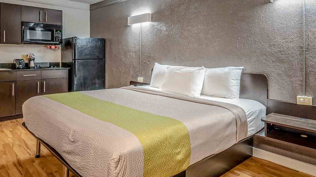 motel Studio 6 Fort Worth, Tx - West Medical Center Hotel in White